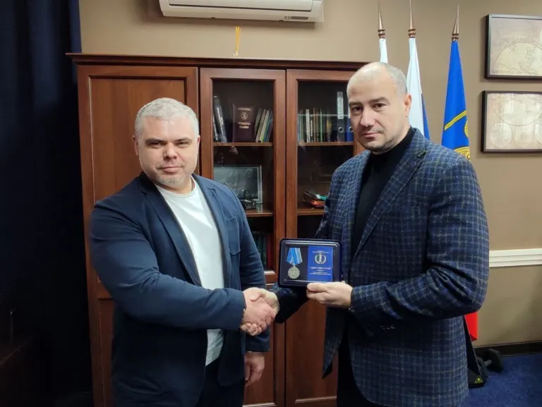 Награждение медалями Ассоциации - За заслуги в сфере транспортной безопасности